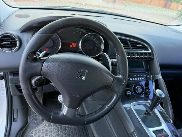 Белый Пежо 3008, объемом двигателя 1.6 л и пробегом 198 тыс. км за 9000 $, фото 8 на Automoto.ua