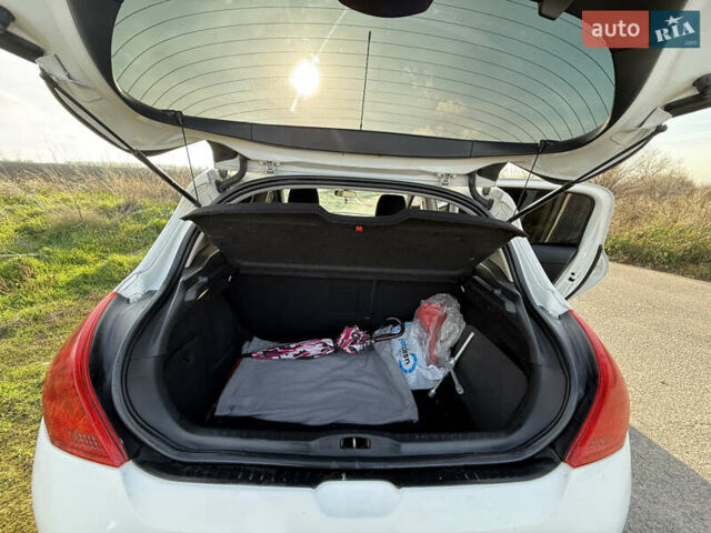 Белый Пежо 3008, объемом двигателя 1.6 л и пробегом 193 тыс. км за 6700 $, фото 33 на Automoto.ua