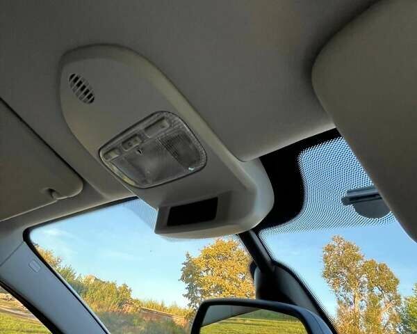 Белый Пежо 3008, объемом двигателя 2 л и пробегом 250 тыс. км за 9000 $, фото 19 на Automoto.ua