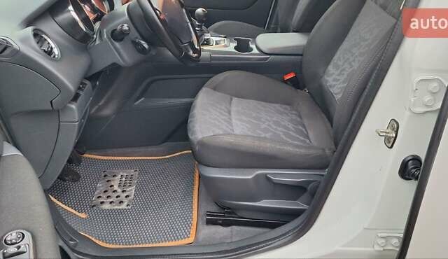 Белый Пежо 3008, объемом двигателя 1.6 л и пробегом 226 тыс. км за 8999 $, фото 43 на Automoto.ua