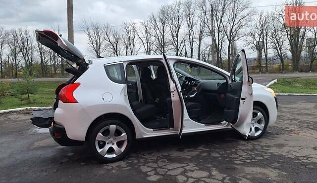 Белый Пежо 3008, объемом двигателя 1.6 л и пробегом 226 тыс. км за 8999 $, фото 90 на Automoto.ua