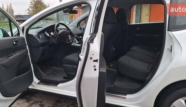 Белый Пежо 3008, объемом двигателя 1.6 л и пробегом 226 тыс. км за 8999 $, фото 11 на Automoto.ua