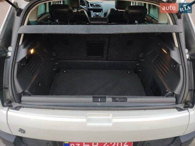 Белый Пежо 3008, объемом двигателя 2 л и пробегом 224 тыс. км за 10300 $, фото 41 на Automoto.ua