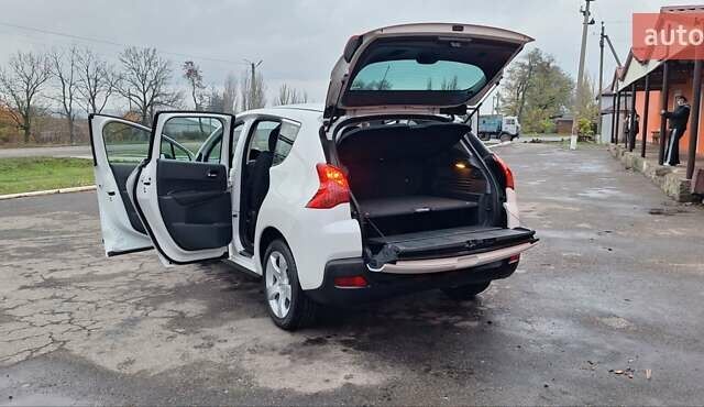 Белый Пежо 3008, объемом двигателя 1.6 л и пробегом 226 тыс. км за 8999 $, фото 87 на Automoto.ua