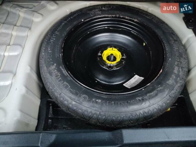 Белый Пежо 3008, объемом двигателя 2 л и пробегом 224 тыс. км за 10300 $, фото 42 на Automoto.ua