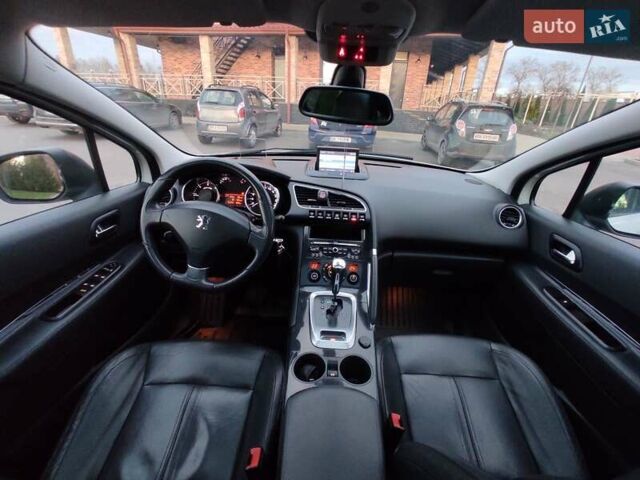 Белый Пежо 3008, объемом двигателя 2 л и пробегом 224 тыс. км за 10300 $, фото 3 на Automoto.ua