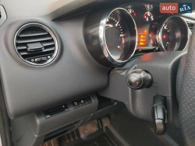 Белый Пежо 3008, объемом двигателя 2 л и пробегом 224 тыс. км за 10300 $, фото 37 на Automoto.ua