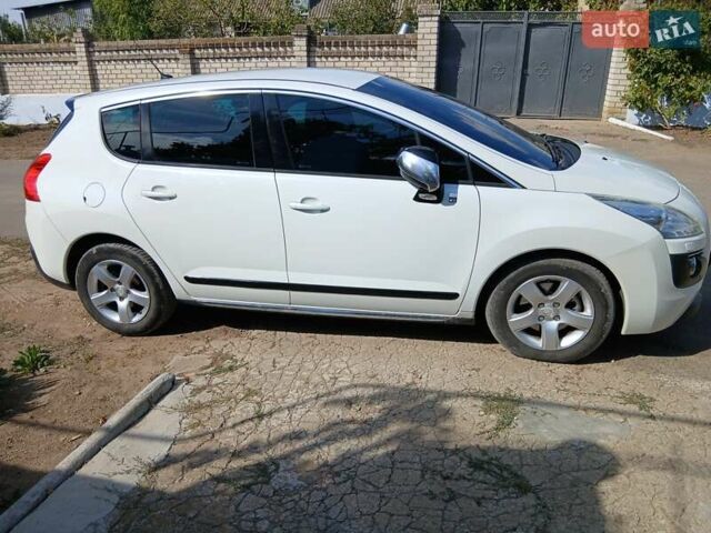 Белый Пежо 3008, объемом двигателя 2 л и пробегом 281 тыс. км за 10200 $, фото 4 на Automoto.ua