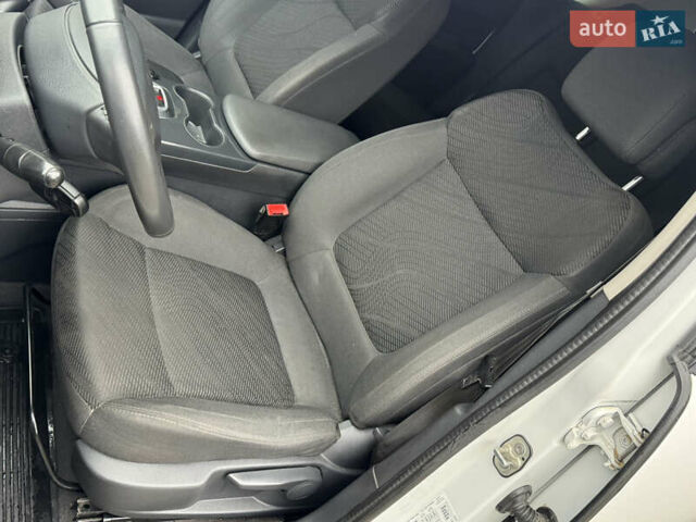 Білий Пежо 3008, об'ємом двигуна 1.6 л та пробігом 205 тис. км за 6750 $, фото 16 на Automoto.ua