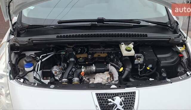 Белый Пежо 3008, объемом двигателя 1.6 л и пробегом 226 тыс. км за 8999 $, фото 27 на Automoto.ua