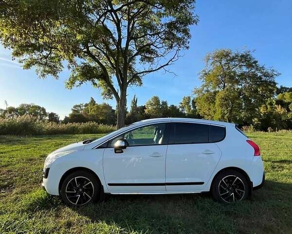 Белый Пежо 3008, объемом двигателя 2 л и пробегом 250 тыс. км за 9000 $, фото 1 на Automoto.ua