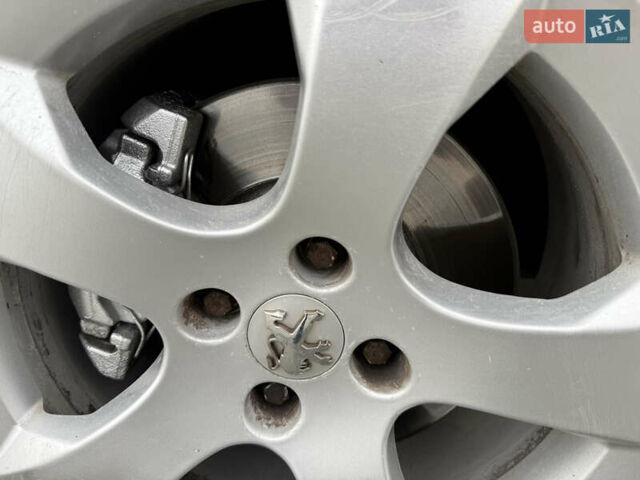 Білий Пежо 3008, об'ємом двигуна 1.6 л та пробігом 158 тис. км за 8350 $, фото 10 на Automoto.ua