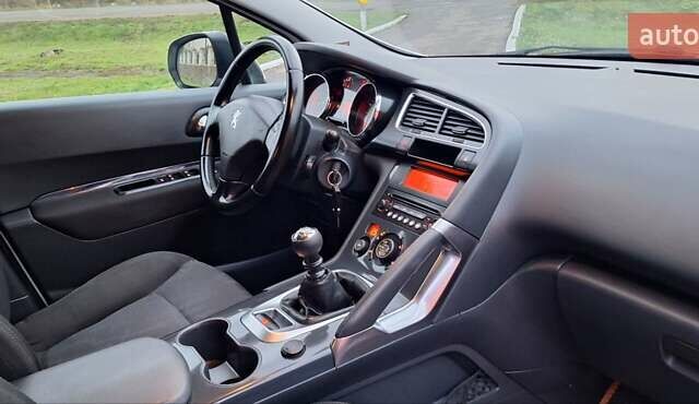 Белый Пежо 3008, объемом двигателя 1.6 л и пробегом 226 тыс. км за 8999 $, фото 98 на Automoto.ua