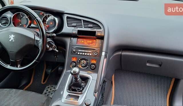 Белый Пежо 3008, объемом двигателя 1.6 л и пробегом 226 тыс. км за 8999 $, фото 79 на Automoto.ua