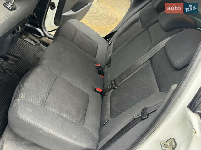 Білий Пежо 3008, об'ємом двигуна 1.6 л та пробігом 205 тис. км за 6750 $, фото 24 на Automoto.ua