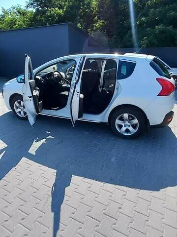 Белый Пежо 3008, объемом двигателя 1.56 л и пробегом 212 тыс. км за 10300 $, фото 14 на Automoto.ua