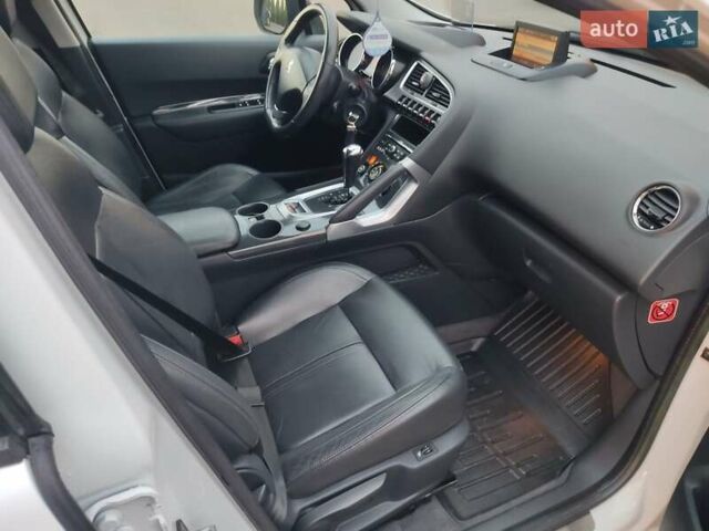 Белый Пежо 3008, объемом двигателя 2 л и пробегом 224 тыс. км за 10300 $, фото 29 на Automoto.ua