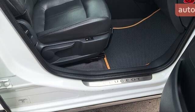 Білий Пежо 3008, об'ємом двигуна 2 л та пробігом 193 тис. км за 11900 $, фото 78 на Automoto.ua