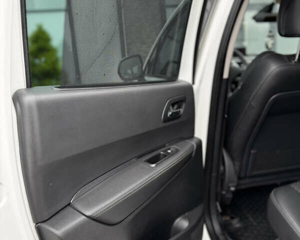 Белый Пежо 3008, объемом двигателя 1.6 л и пробегом 296 тыс. км за 7600 $, фото 42 на Automoto.ua