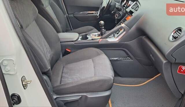 Белый Пежо 3008, объемом двигателя 1.6 л и пробегом 226 тыс. км за 8999 $, фото 63 на Automoto.ua