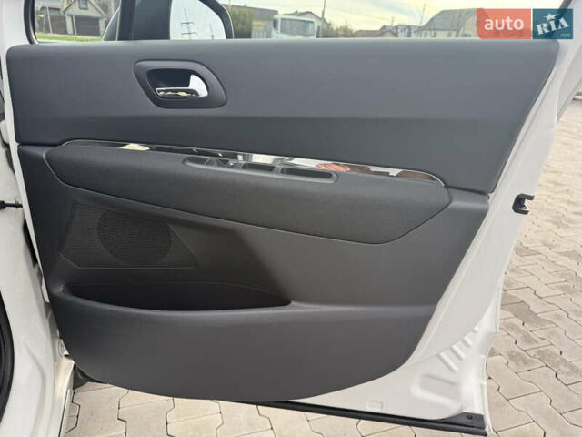 Білий Пежо 3008, об'ємом двигуна 1.6 л та пробігом 158 тис. км за 8350 $, фото 23 на Automoto.ua