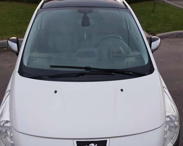 Белый Пежо 3008, объемом двигателя 2 л и пробегом 224 тыс. км за 10300 $, фото 18 на Automoto.ua