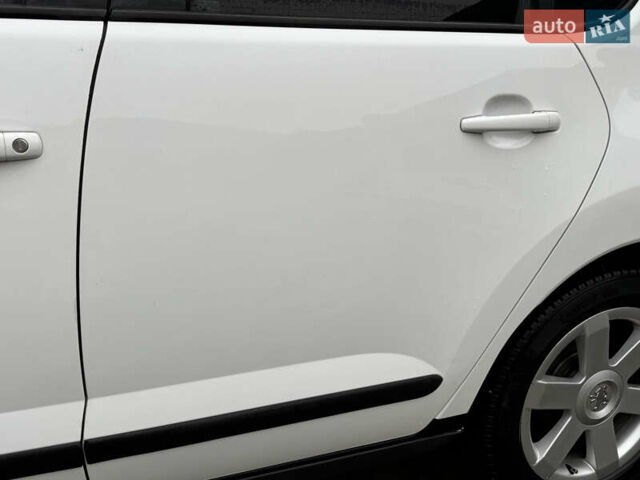 Білий Пежо 3008, об'ємом двигуна 1.6 л та пробігом 205 тис. км за 6750 $, фото 38 на Automoto.ua