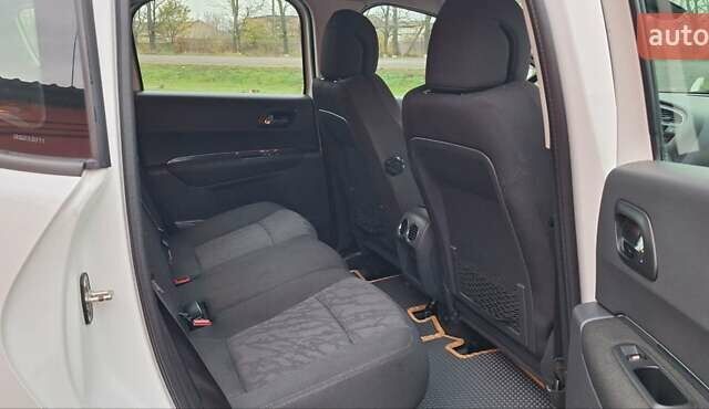 Белый Пежо 3008, объемом двигателя 1.6 л и пробегом 226 тыс. км за 8999 $, фото 75 на Automoto.ua