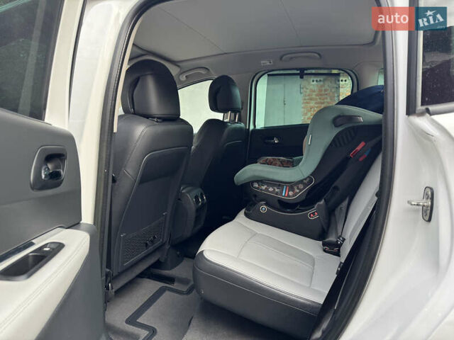 Білий Пежо 3008, об'ємом двигуна 2 л та пробігом 225 тис. км за 10200 $, фото 19 на Automoto.ua