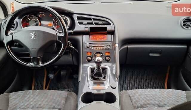 Белый Пежо 3008, объемом двигателя 1.6 л и пробегом 226 тыс. км за 8999 $, фото 14 на Automoto.ua