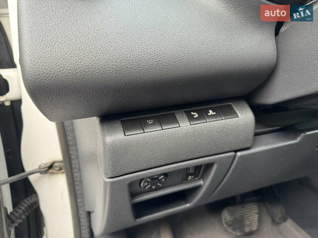Білий Пежо 3008, об'ємом двигуна 2 л та пробігом 225 тис. км за 10200 $, фото 20 на Automoto.ua