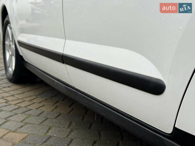Білий Пежо 3008, об'ємом двигуна 1.6 л та пробігом 205 тис. км за 6750 $, фото 58 на Automoto.ua