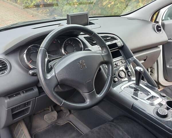 Білий Пежо 3008, об'ємом двигуна 1.56 л та пробігом 256 тис. км за 8300 $, фото 7 на Automoto.ua