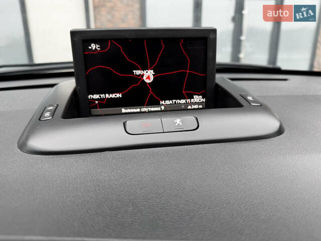 Белый Пежо 3008, объемом двигателя 1.6 л и пробегом 296 тыс. км за 7600 $, фото 30 на Automoto.ua