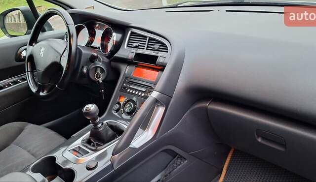 Белый Пежо 3008, объемом двигателя 1.6 л и пробегом 226 тыс. км за 8999 $, фото 66 на Automoto.ua