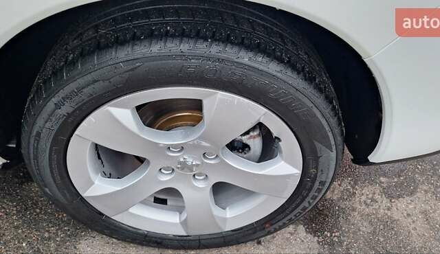 Белый Пежо 3008, объемом двигателя 1.6 л и пробегом 226 тыс. км за 8999 $, фото 56 на Automoto.ua