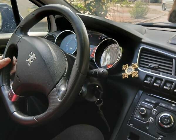 Белый Пежо 3008, объемом двигателя 2 л и пробегом 281 тыс. км за 10200 $, фото 7 на Automoto.ua