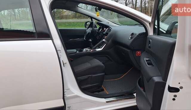 Белый Пежо 3008, объемом двигателя 1.6 л и пробегом 226 тыс. км за 8999 $, фото 12 на Automoto.ua