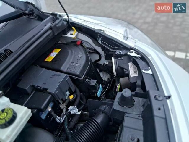 Білий Пежо 3008, об'ємом двигуна 1.6 л та пробігом 262 тис. км за 8299 $, фото 7 на Automoto.ua