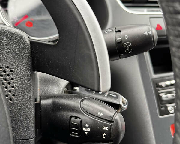 Белый Пежо 3008, объемом двигателя 1.6 л и пробегом 296 тыс. км за 7600 $, фото 29 на Automoto.ua