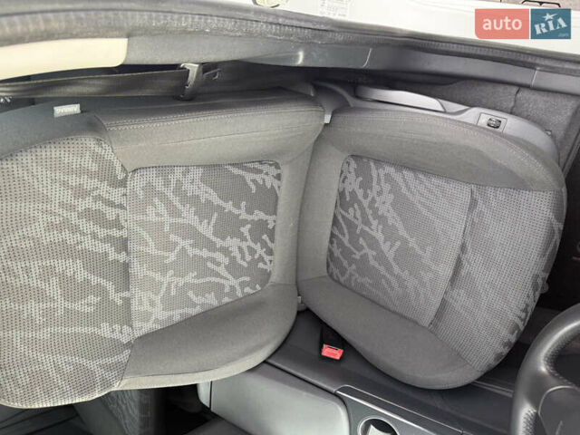 Білий Пежо 3008, об'ємом двигуна 1.6 л та пробігом 158 тис. км за 8350 $, фото 15 на Automoto.ua