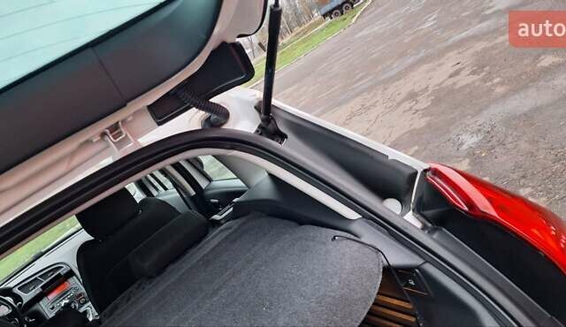 Белый Пежо 3008, объемом двигателя 1.6 л и пробегом 226 тыс. км за 8999 $, фото 18 на Automoto.ua