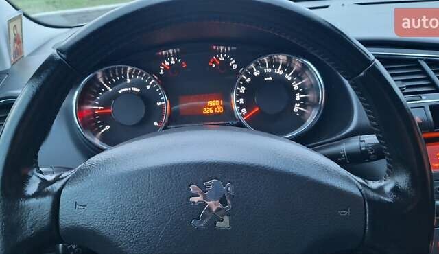 Белый Пежо 3008, объемом двигателя 1.6 л и пробегом 226 тыс. км за 8999 $, фото 124 на Automoto.ua