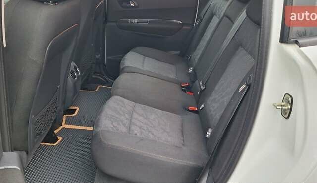 Белый Пежо 3008, объемом двигателя 1.6 л и пробегом 226 тыс. км за 8999 $, фото 51 на Automoto.ua