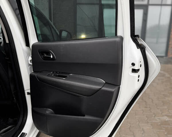 Белый Пежо 3008, объемом двигателя 1.6 л и пробегом 296 тыс. км за 7600 $, фото 44 на Automoto.ua