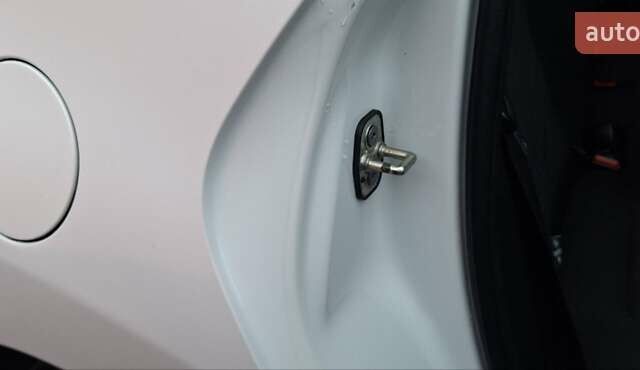 Белый Пежо 3008, объемом двигателя 1.6 л и пробегом 226 тыс. км за 8999 $, фото 78 на Automoto.ua