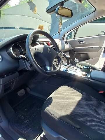 Белый Пежо 3008, объемом двигателя 1.56 л и пробегом 212 тыс. км за 10300 $, фото 20 на Automoto.ua