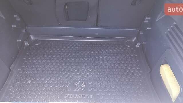 Белый Пежо 3008, объемом двигателя 1.56 л и пробегом 212 тыс. км за 10300 $, фото 22 на Automoto.ua