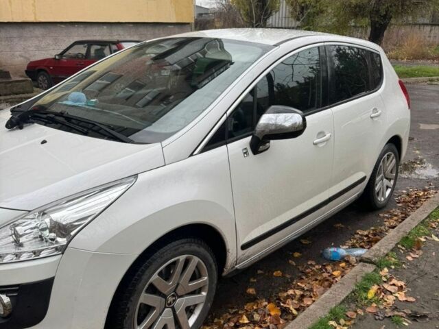 Белый Пежо 3008, объемом двигателя 2 л и пробегом 300 тыс. км за 9400 $, фото 1 на Automoto.ua