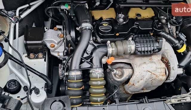 Белый Пежо 3008, объемом двигателя 1.6 л и пробегом 226 тыс. км за 8999 $, фото 30 на Automoto.ua